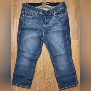 Torrid Cropped Bombshell Jeans, Medium wash